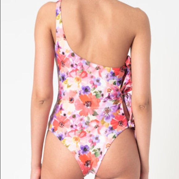 New GUESS Full swimsuit with floral print SZ L - Picture 3 of 10